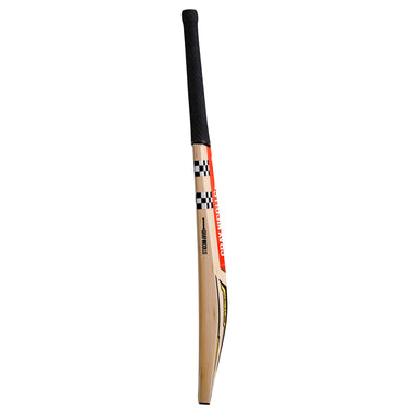 Victus 750 Cricket Bat (Play Now)