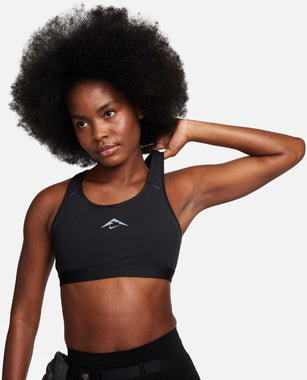 Trail Swoosh On-The-Run-Medium-Support Lightly Lined Sports Bra