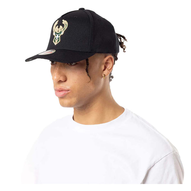 Mitchell & Ness Curved Classic Red Snapback - Eazy B&W, C. Bulls Mitchell & Ness Curved Classic Red Snapback - Eazy B&W, C. Bulls