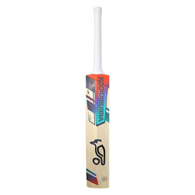 Aura Pro 2.0 Cricket Bat